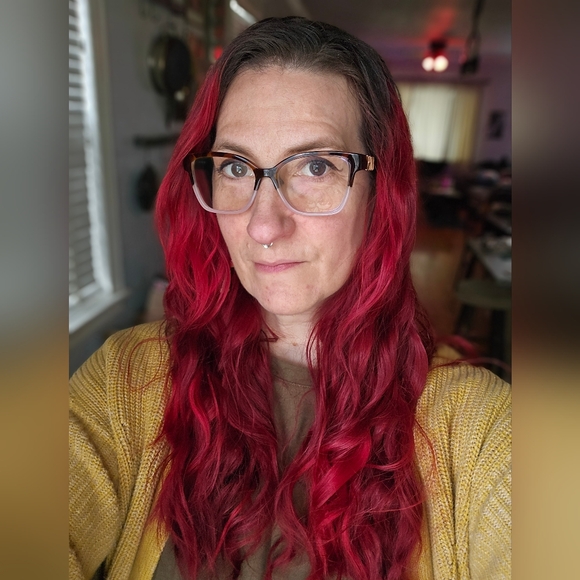 Meet your Posher, Sarah - Picture 2 of 4